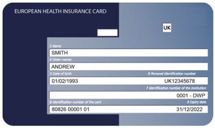 Europeiskt sjukvårdskort som beviljats under övergångsperioden för EU-utträdet. Kortet känns igen på bokstavskombinationen UK uppe i kortets högra hörn.