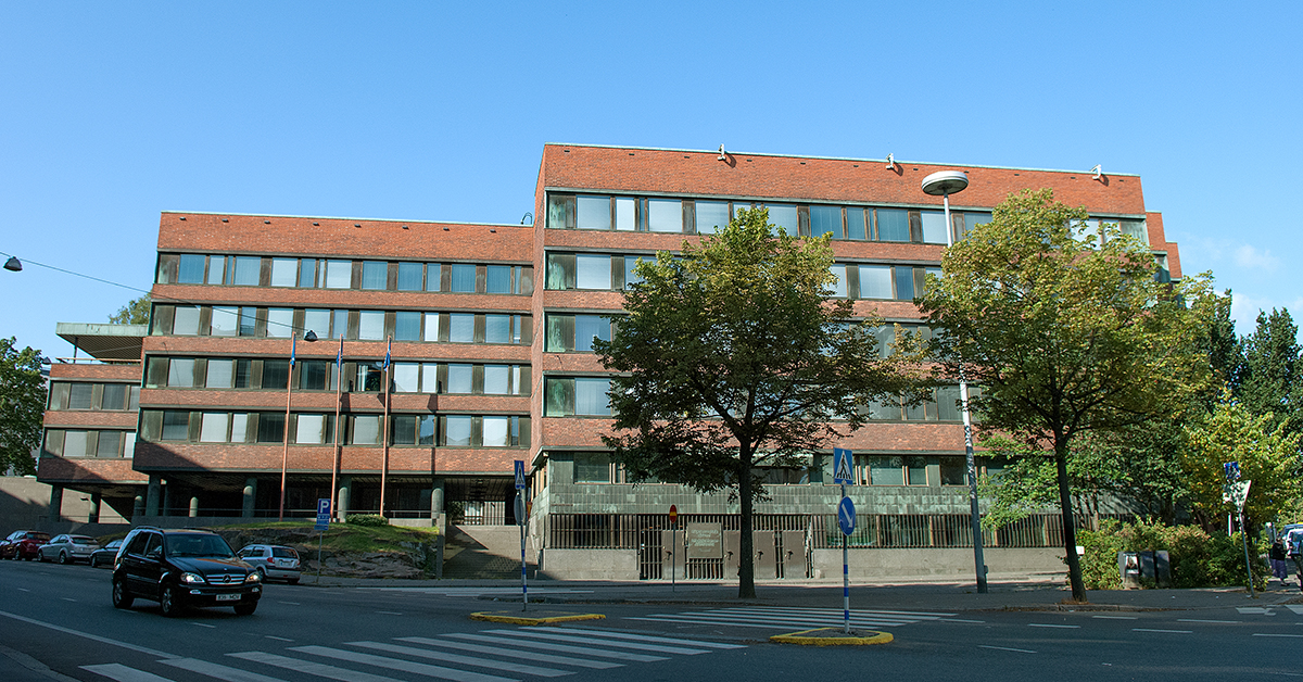 The facade of Kela's head office building.